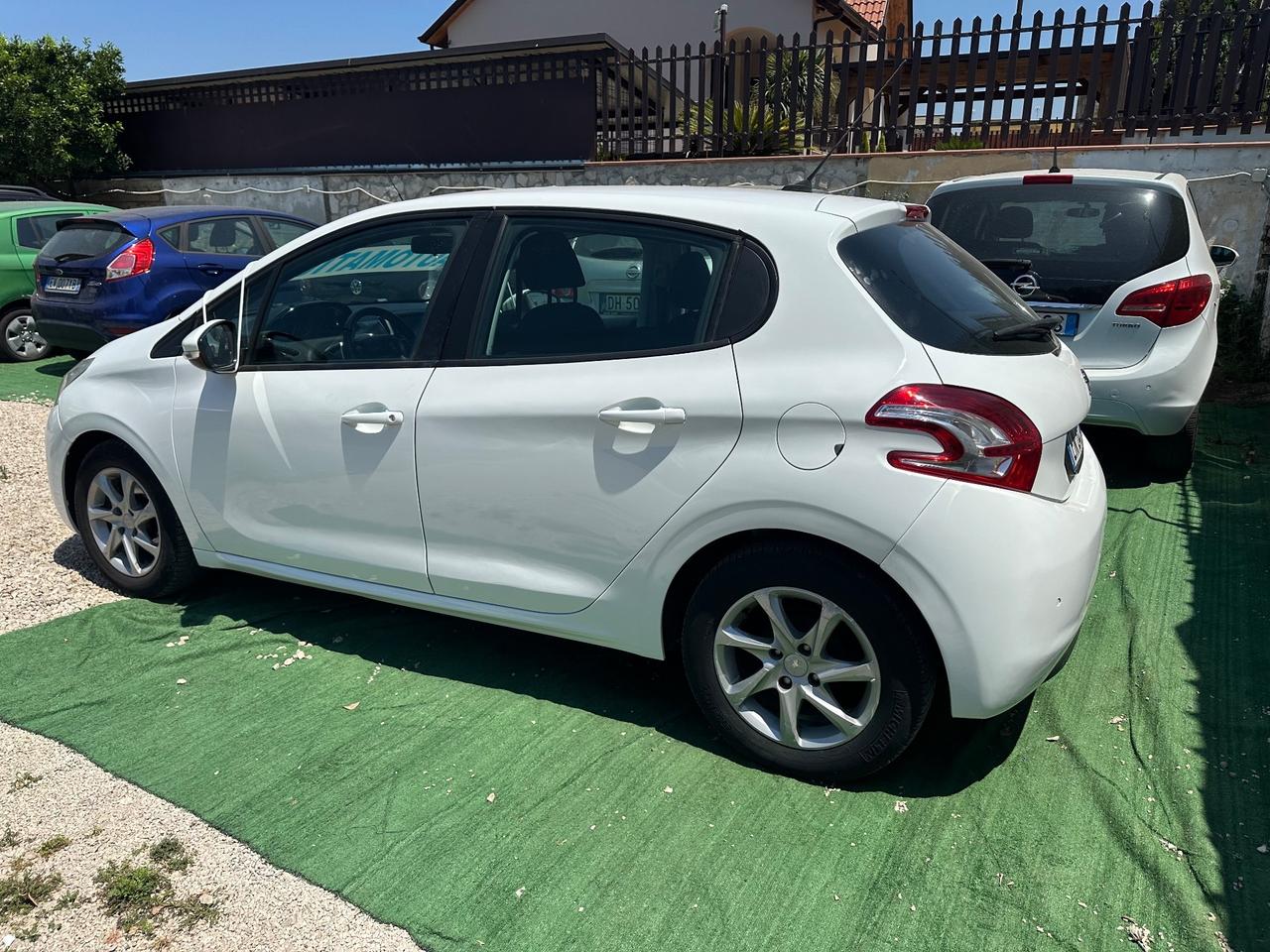 Peugeot 208 1.4 diesel 2013 12 mesi di garanzia