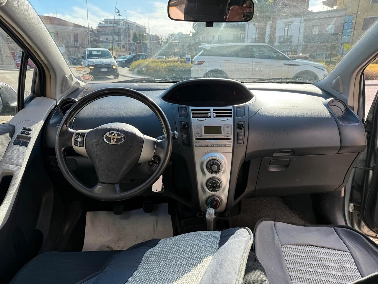 Toyota Yaris 1.0 5 porte Sol