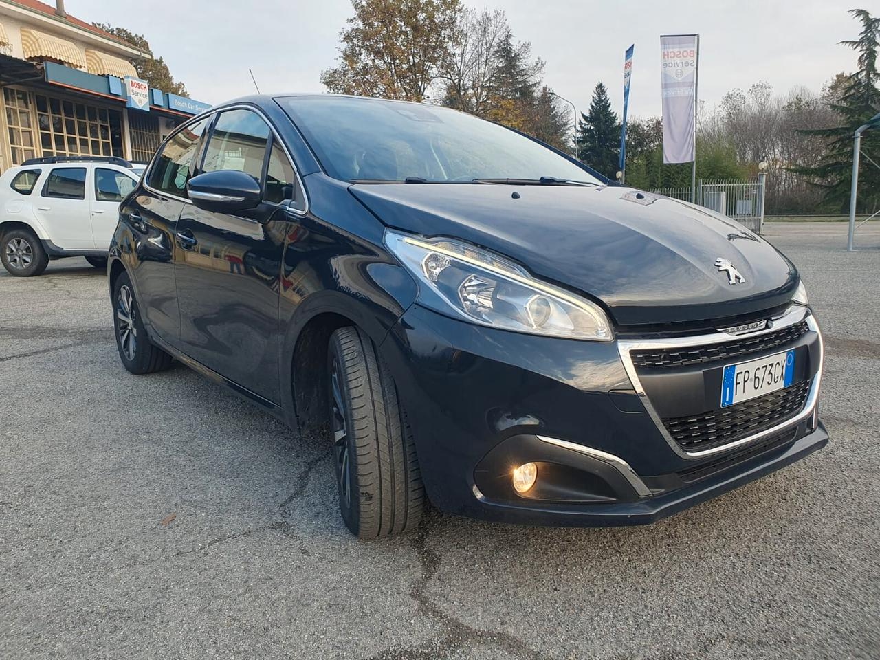 Peugeot 208 PureTech 82 5p. GPL Allure