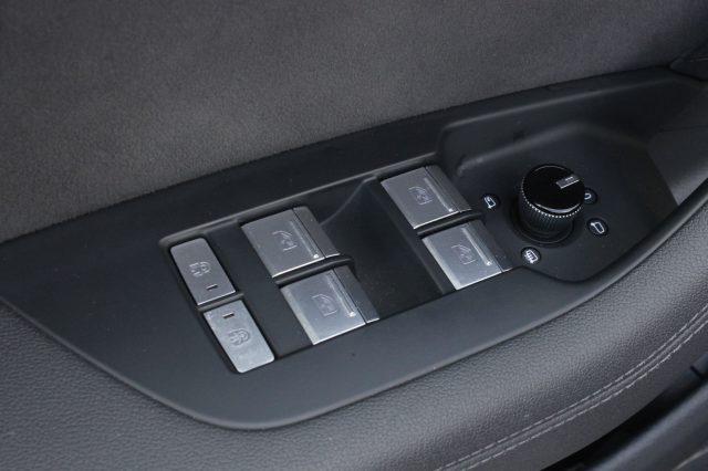 AUDI RS6 Avant 4.0TFSI CARBONCER-MATRIX-TETTO IVA ESP.