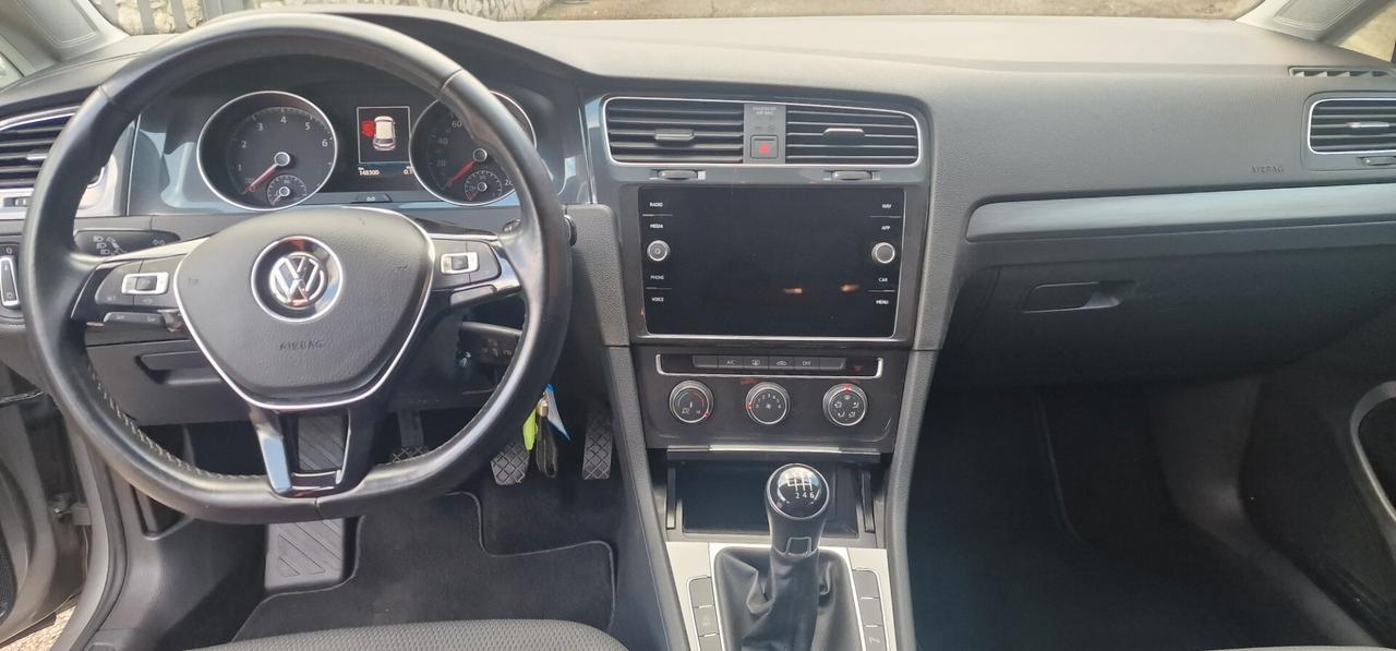 Volkswagen Golf 1.0 TSI 115 CV 5p. Business BlueMotion Technology