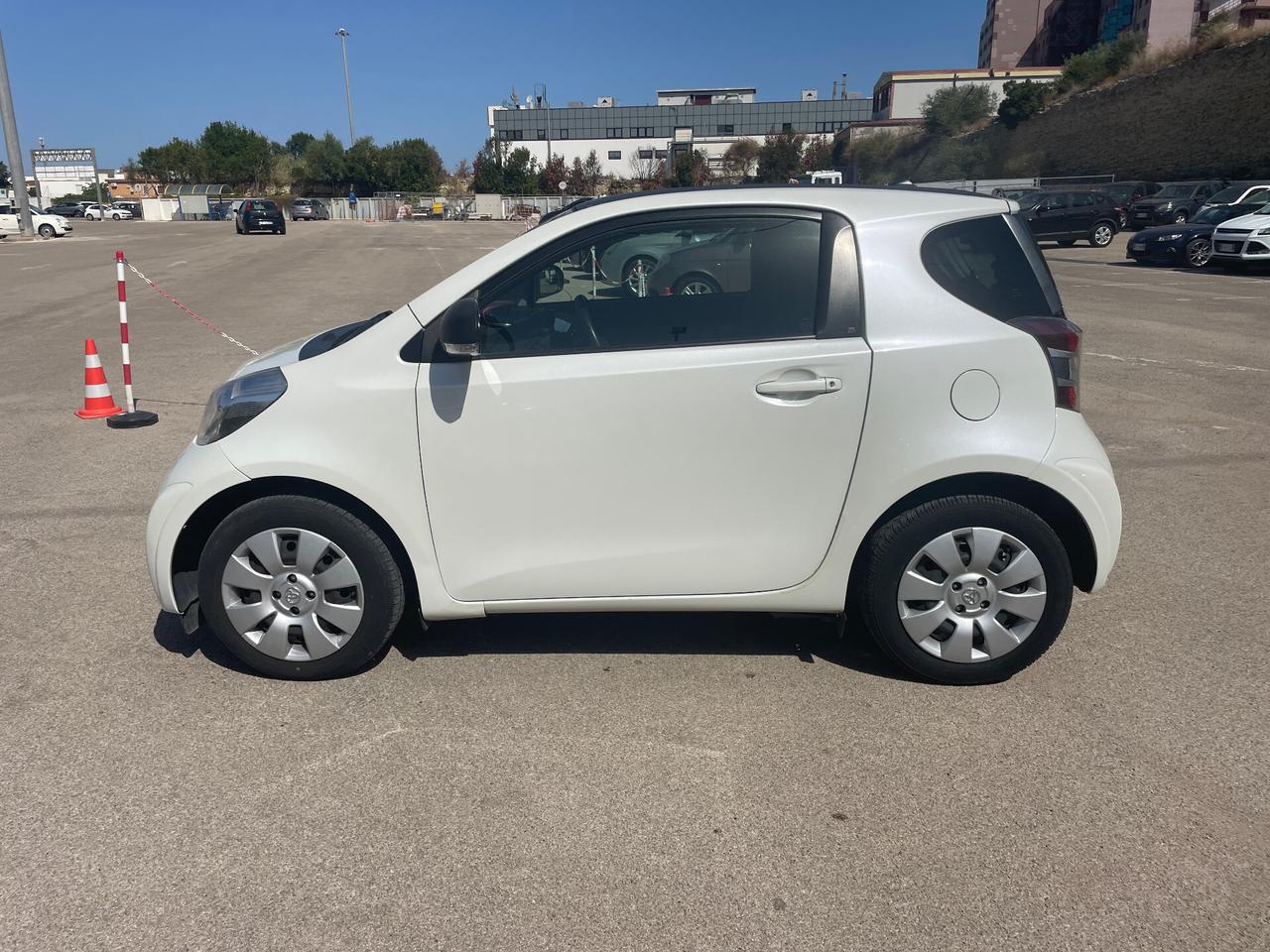 Toyota iQ 1.0