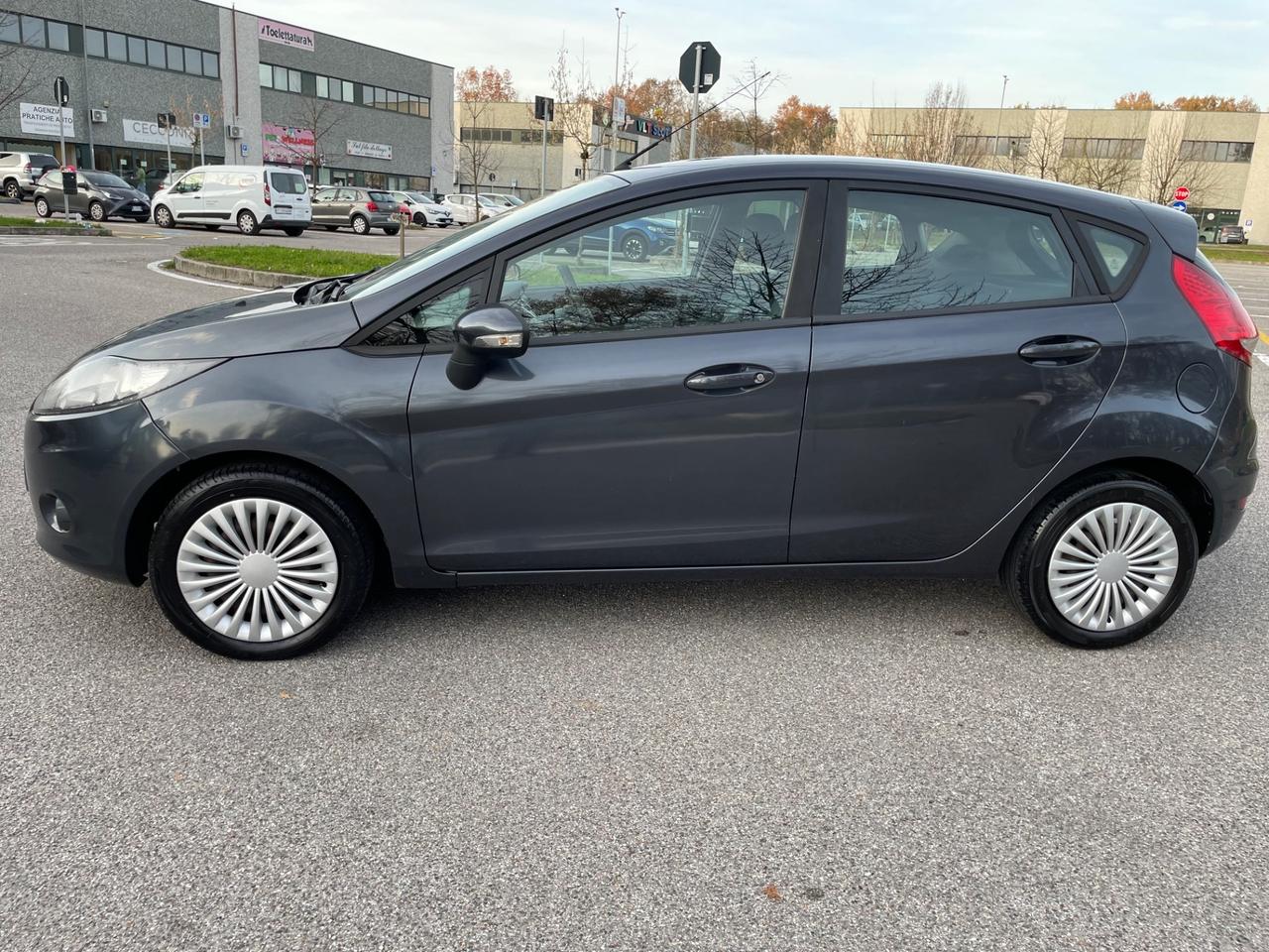 Ford Fiesta 1.4 5 porte Bz.- GPL Titanium*Neo patentati *