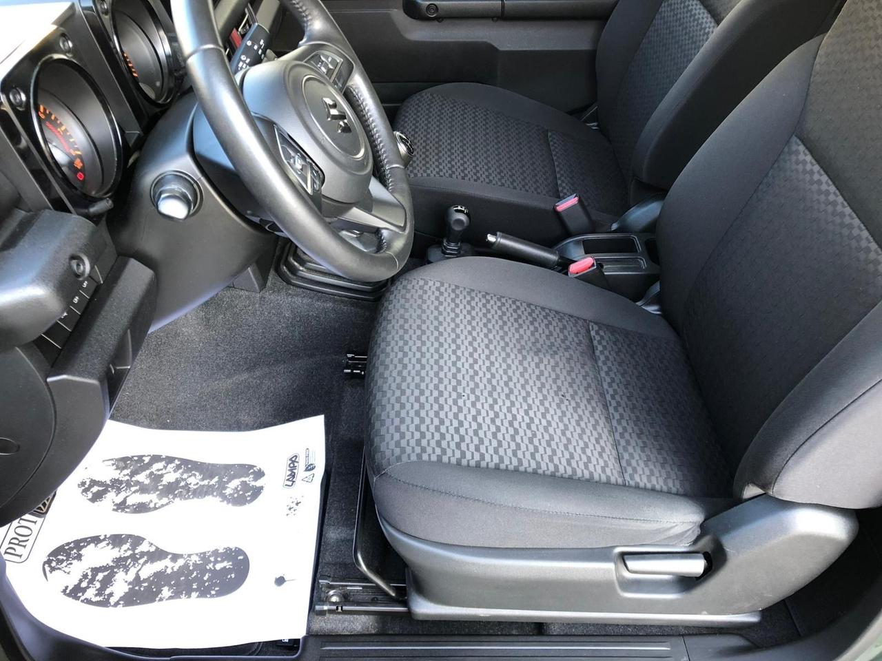 Suzuki Jimny 1.5 5MT Top