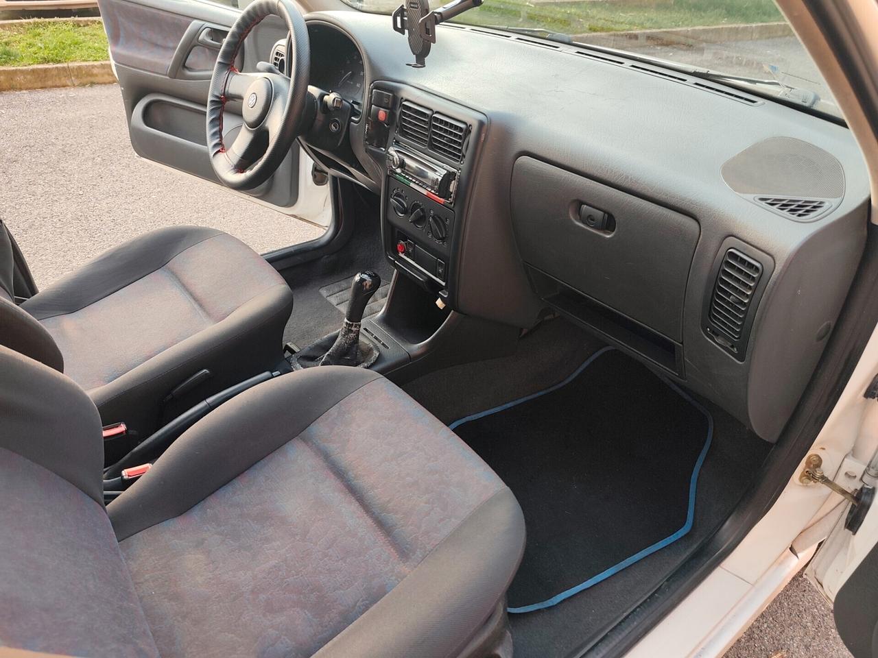 Volkswagen Polo 1.4 Benz 5 porte neopatentati