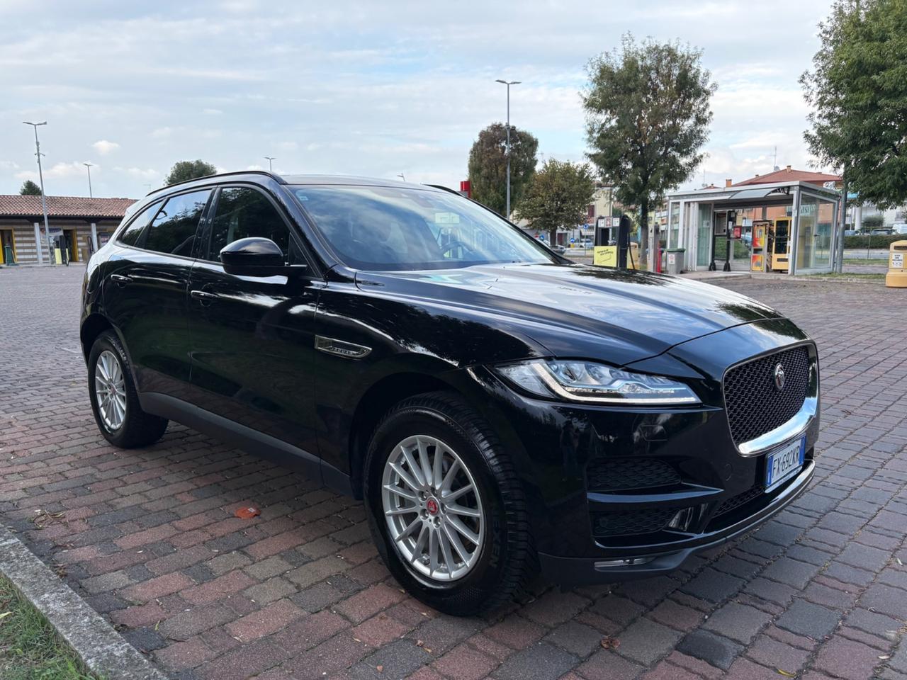 Jaguar F-Pace 2.0 D 180 CV AWD aut. Portfolio