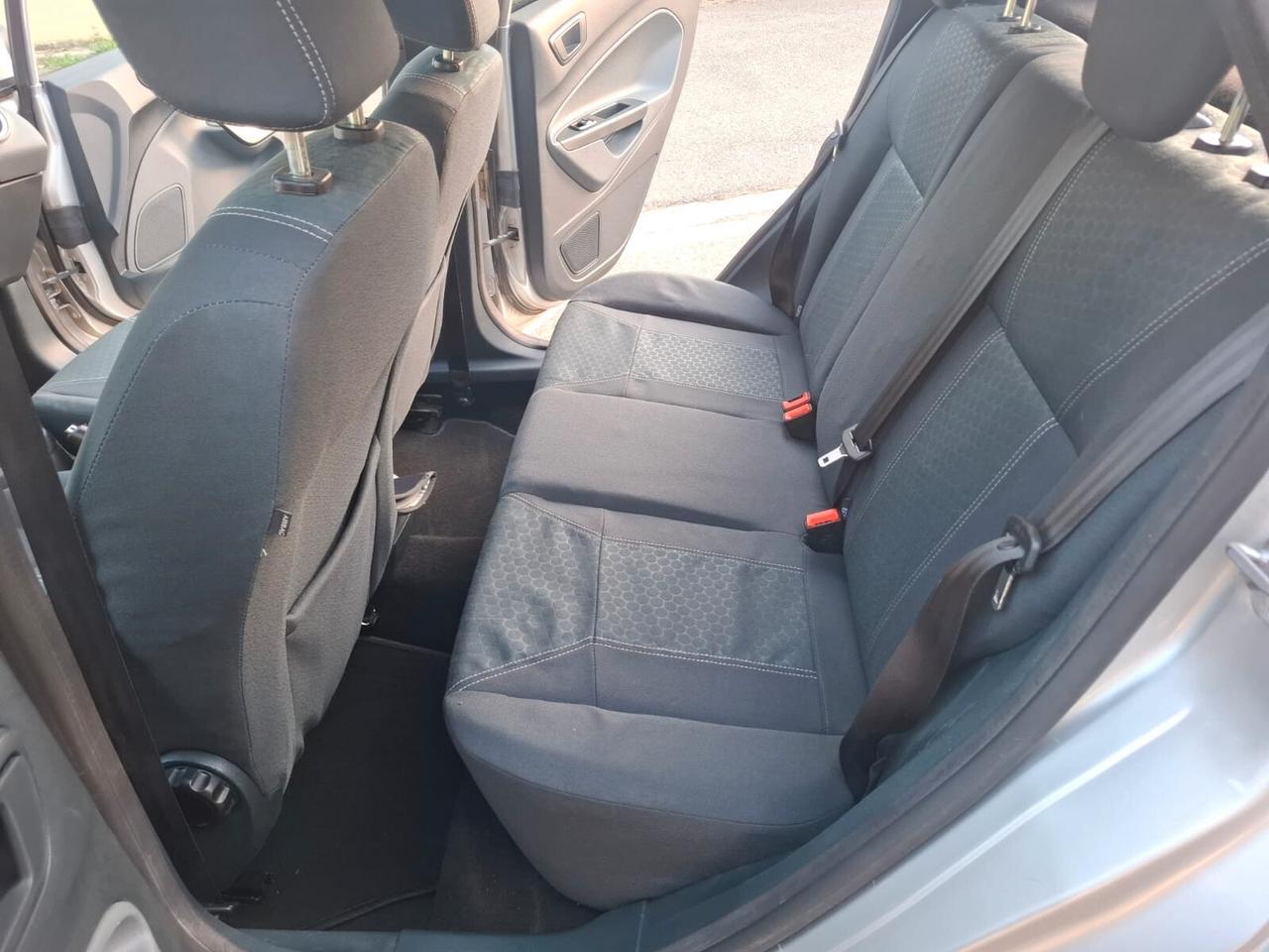 Ford Fiesta 1.2 5 porte SOLAMENTE 60.000 KM