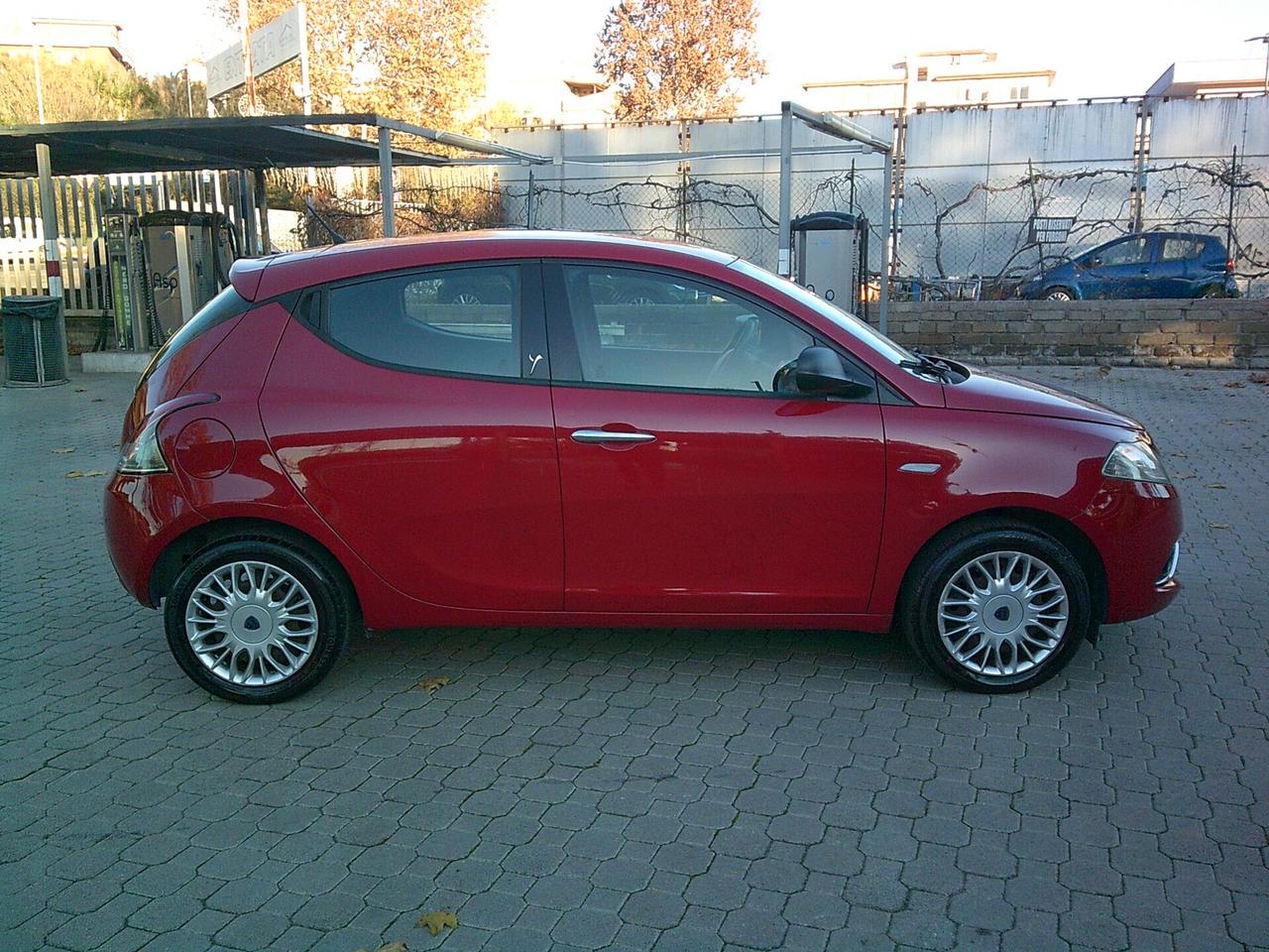 Lancia Ypsilon 1.2 69 CV 5 porte Silver