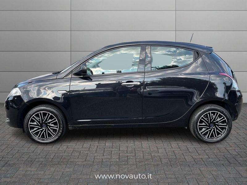 Lancia Ypsilon 1.0 FireFly 70cv Hybrid Silver
