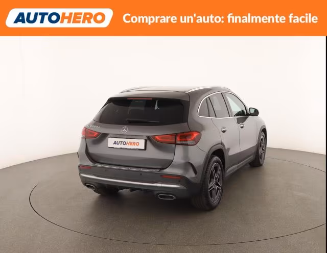 MERCEDES-BENZ GLA 200 d Automatic Premium