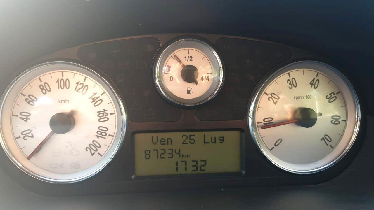 Lancia Ypsilon 1.2 versus