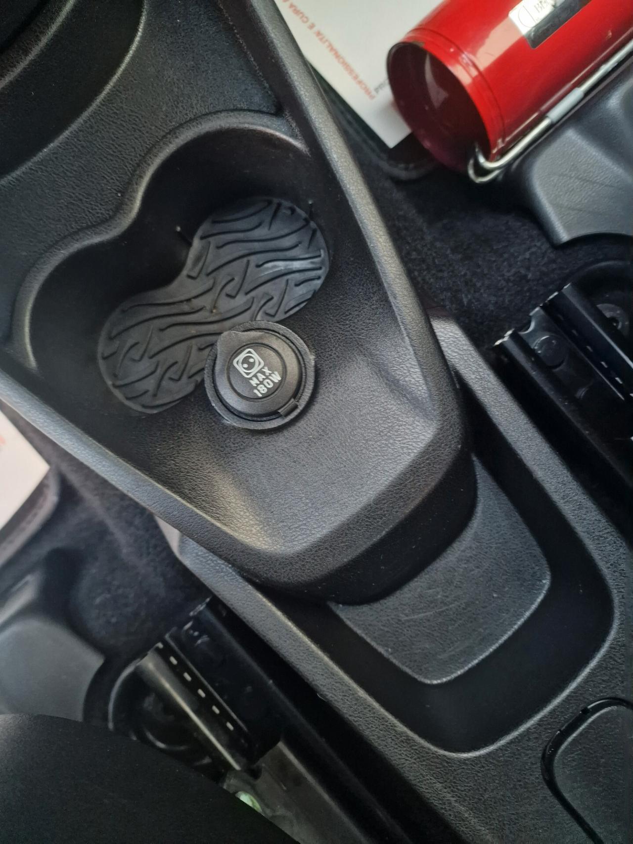 Lancia Ypsilon 1.2 69 CV Unyca