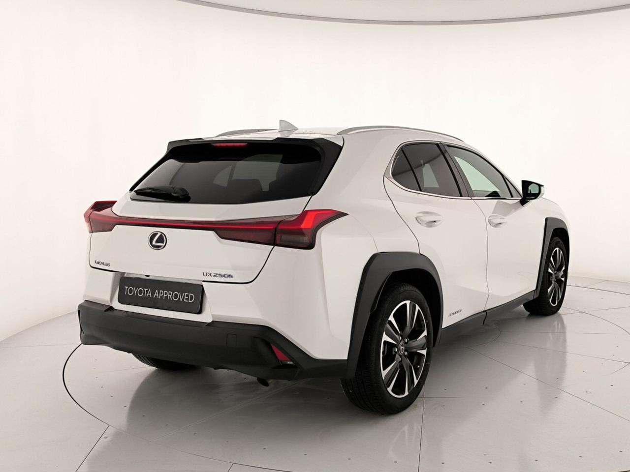 Lexus UX 250h 2.0 premium 4wd cvt