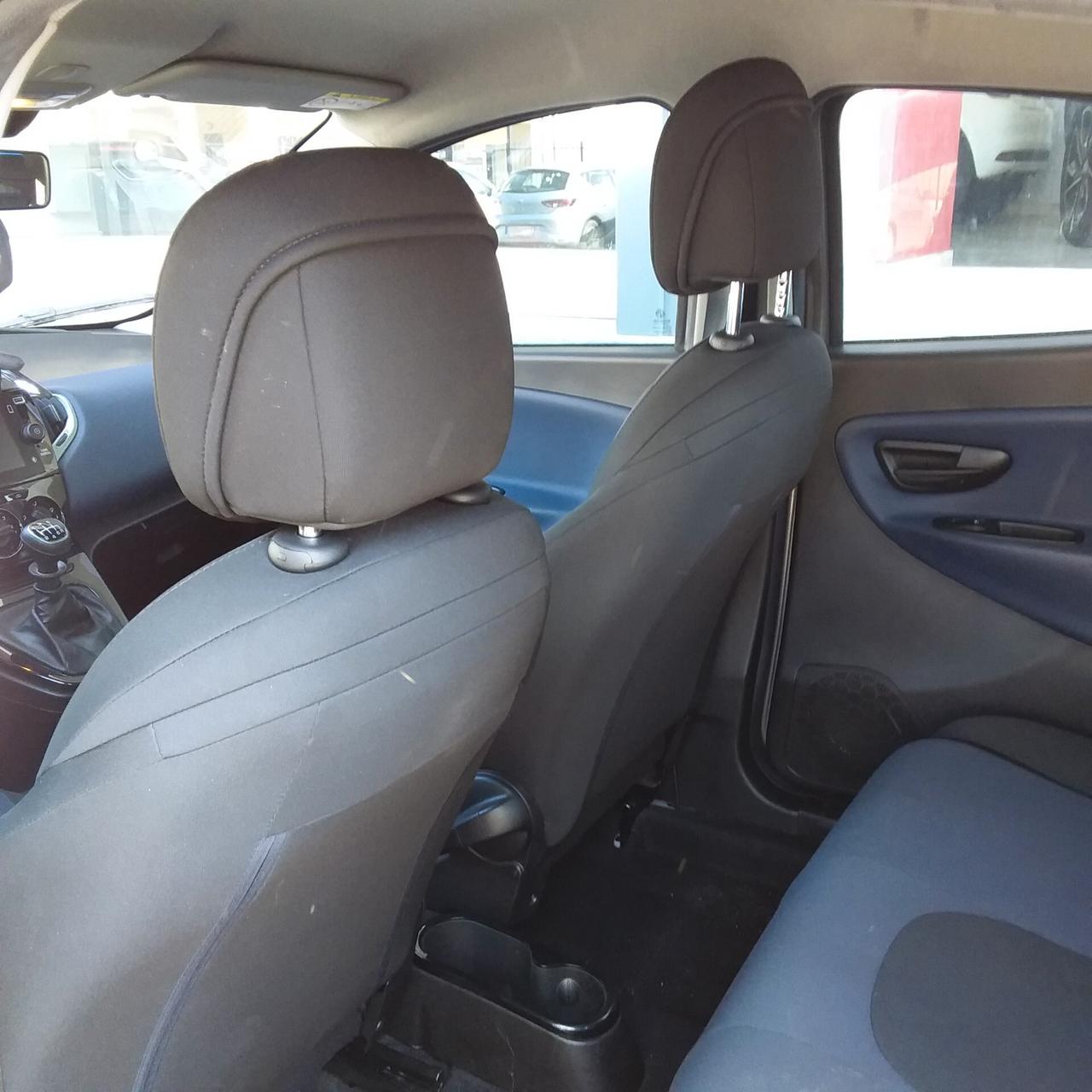 Lancia Ypsilon 1.0 FireFly 5 porte S&S Hybrid Platino