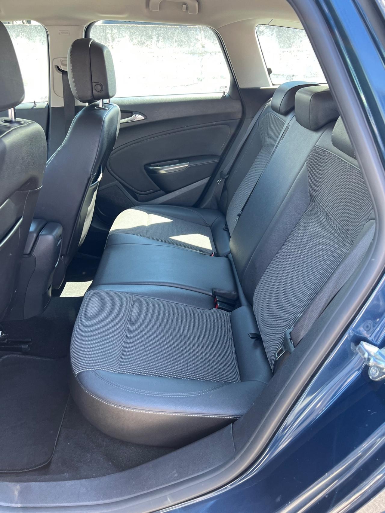 Opel Astra 1.7 CDTI 110CV 5 porte