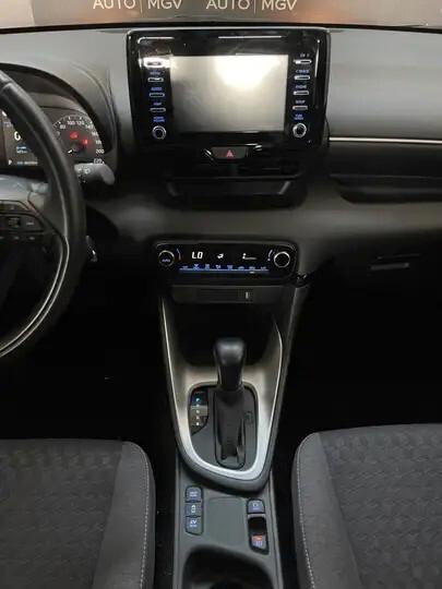 Toyota Yaris 1.5 Hybrid 5 porte Business AUTOCARRO