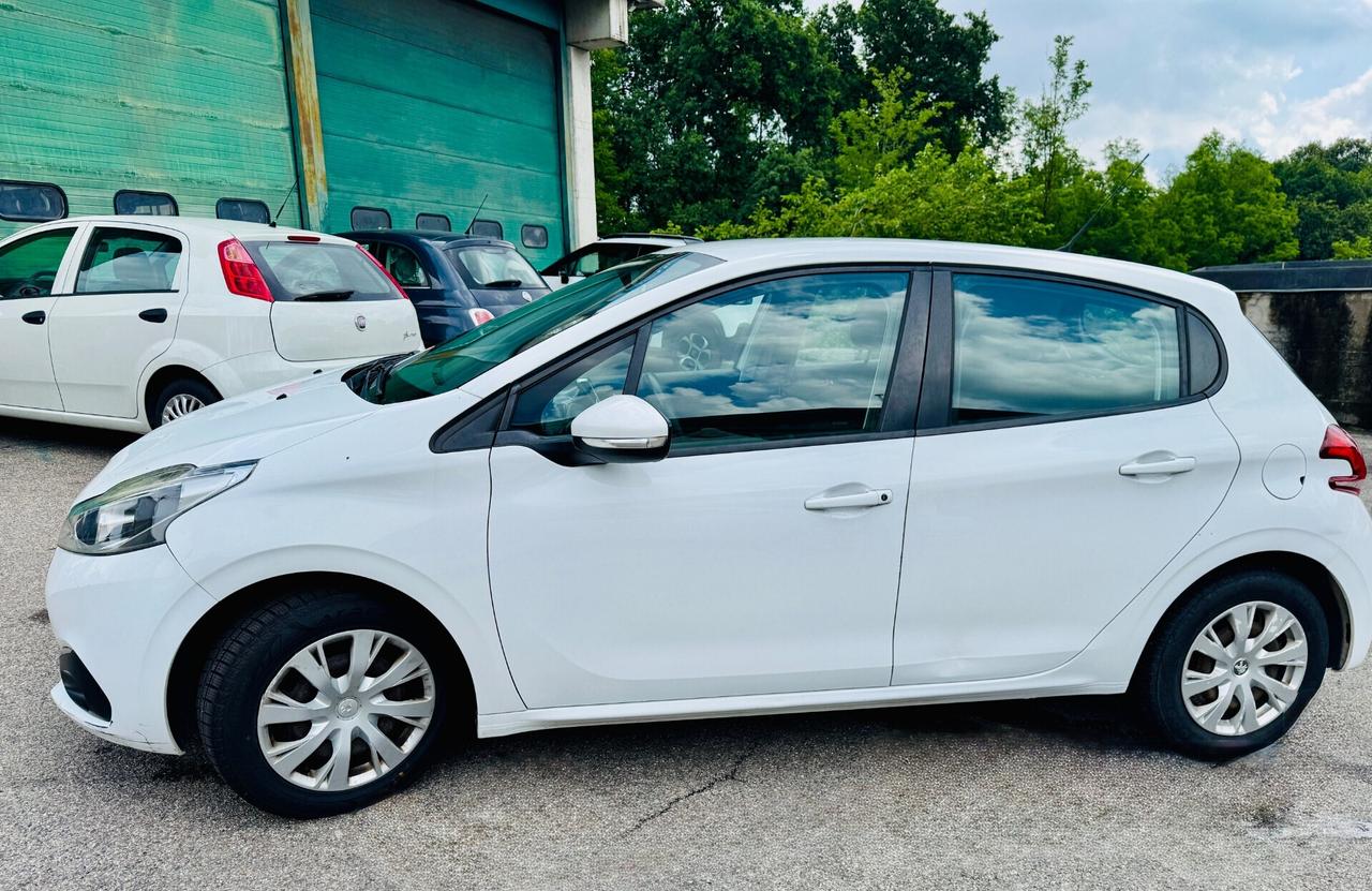 Peugeot 208 BlueHDi 75 5 porte ok neopatentati