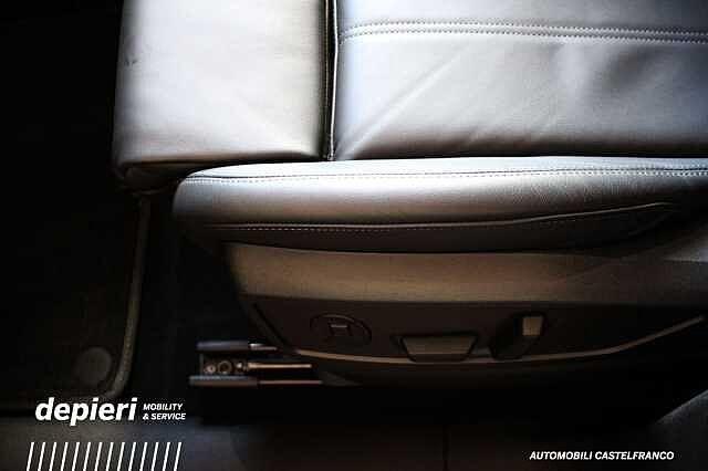 Audi Q5 TDi S tronic quattro Launch edition one mHEV+