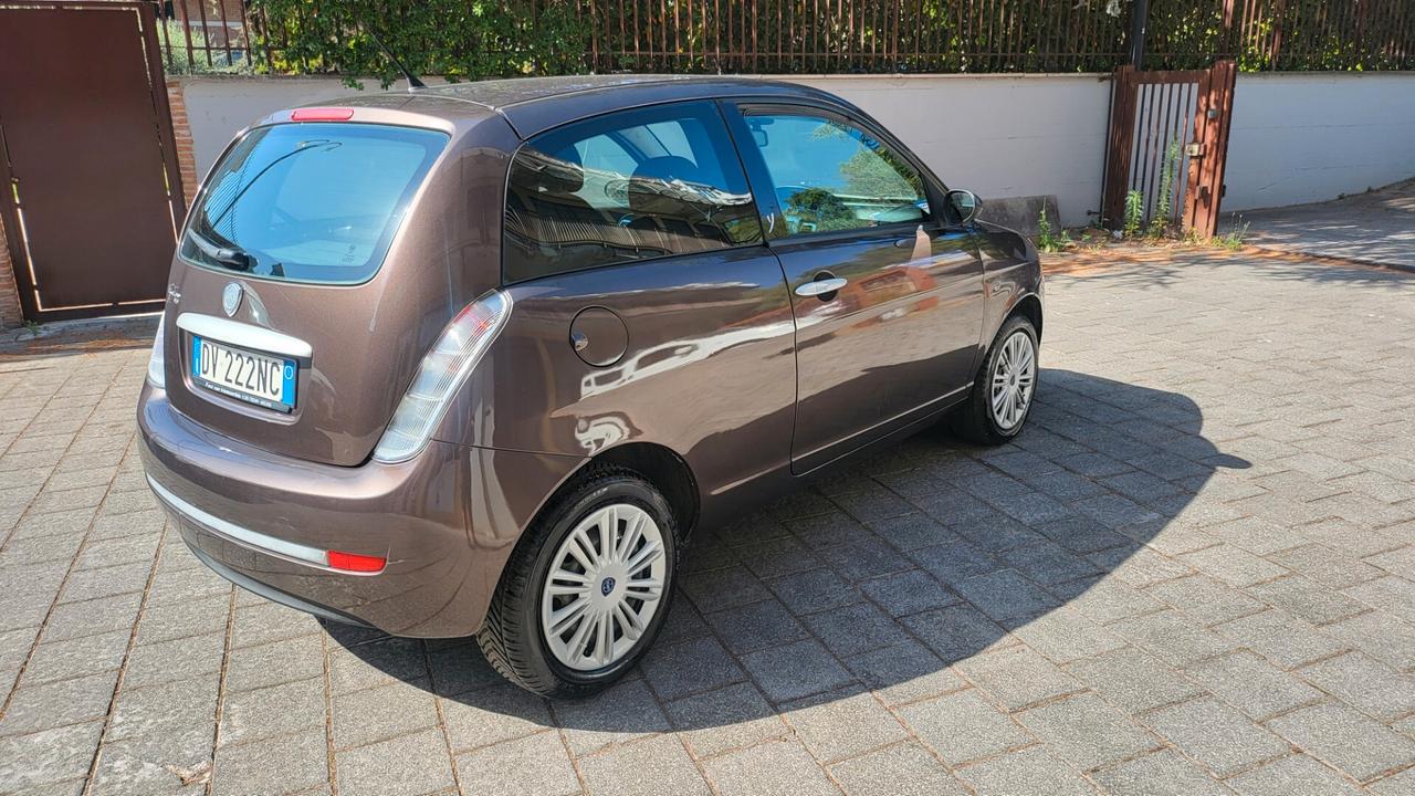 Lancia Ypsilon 1.2 Argento
