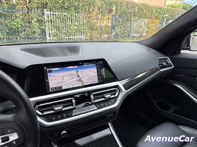 BMW 330 i xdrive Luxury BERLINA CILINDRATA 2.000