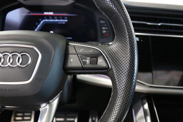 AUDI Q8 55 TFSI quattro tiptronic Sport
