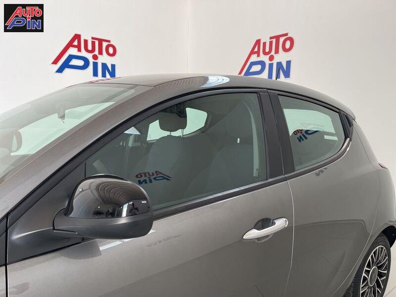 Lancia Ypsilon 1.0 FireFly 5 porte S&S Hybrid Platino