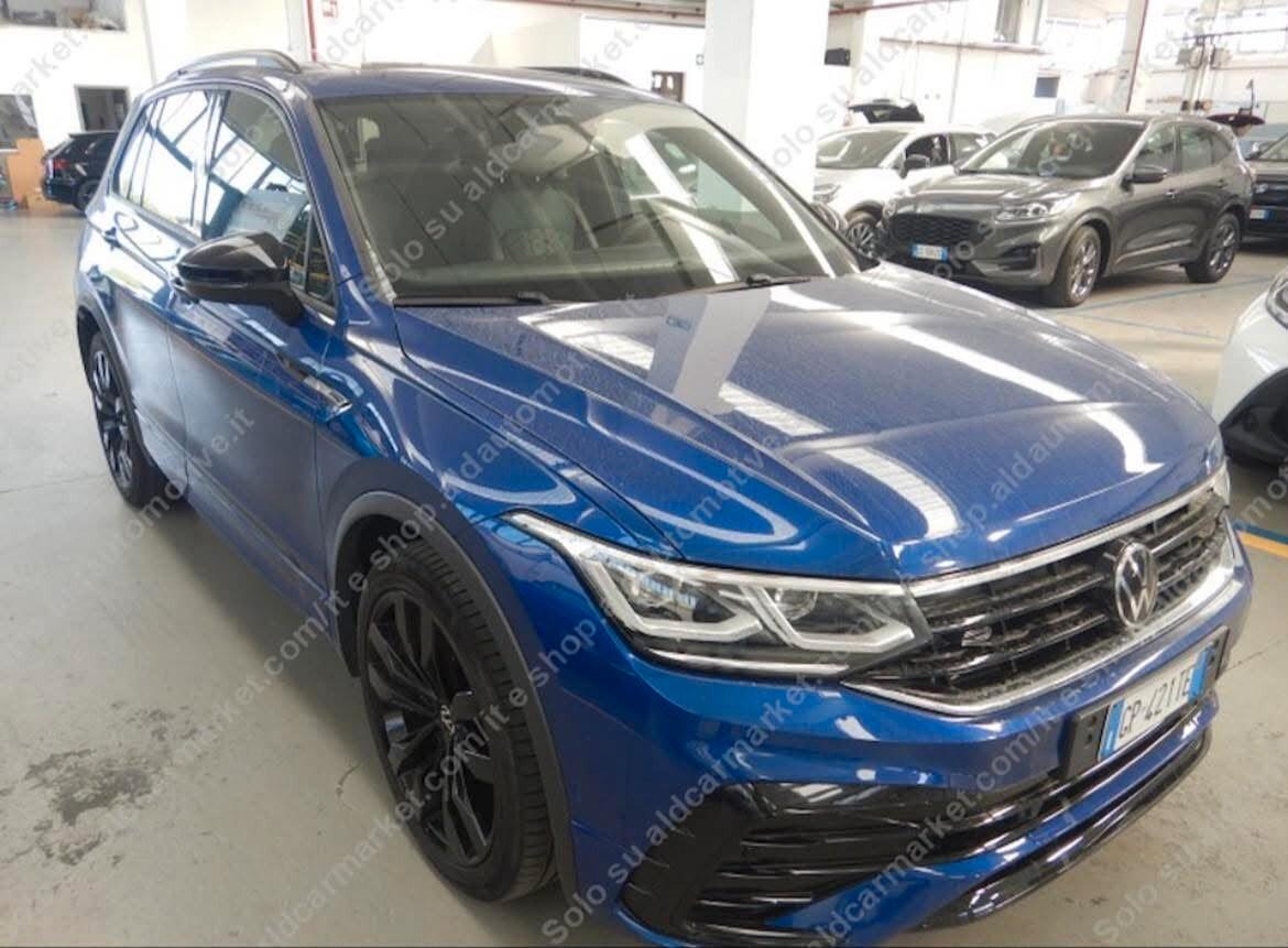 Volkswagen Tiguan 2.0 TDI 150 CV SCR DSG R-Line TETTO NAVY LED BLACK ED. 20