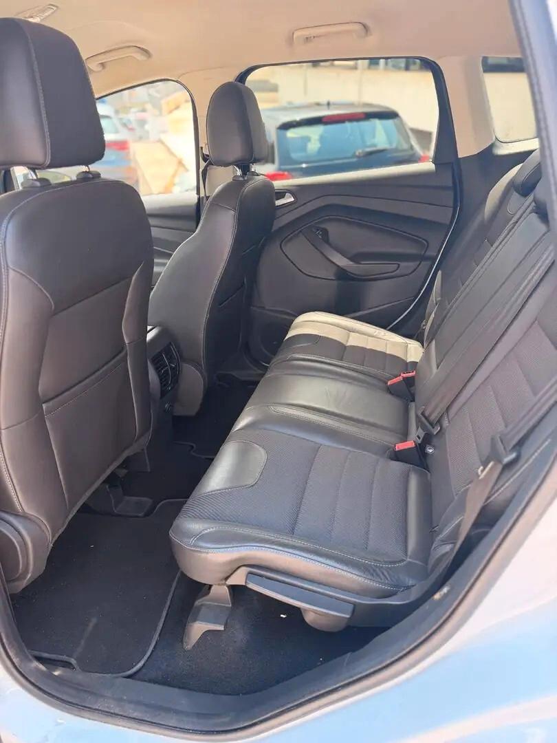 Ford Kuga 2.0 TDCI 150 CV S&S 4WD Powershift Titanium