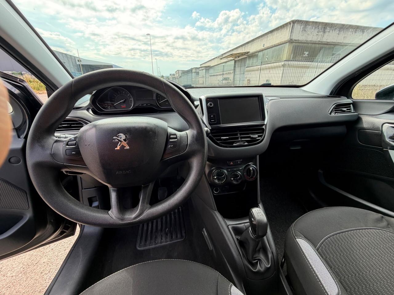 Peugeot 208 PureTech 82 Allure 120000 km