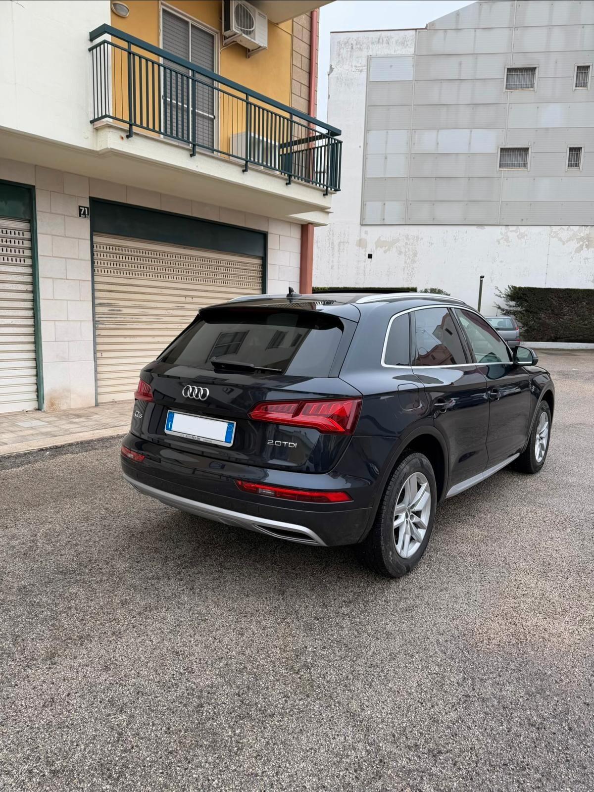 Audi Q5 35 TDI quattro S tronic Business Design