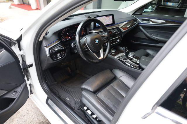 BMW 530 d xDrive 249CV Berlina Live Cockpit HeadUp Tetto