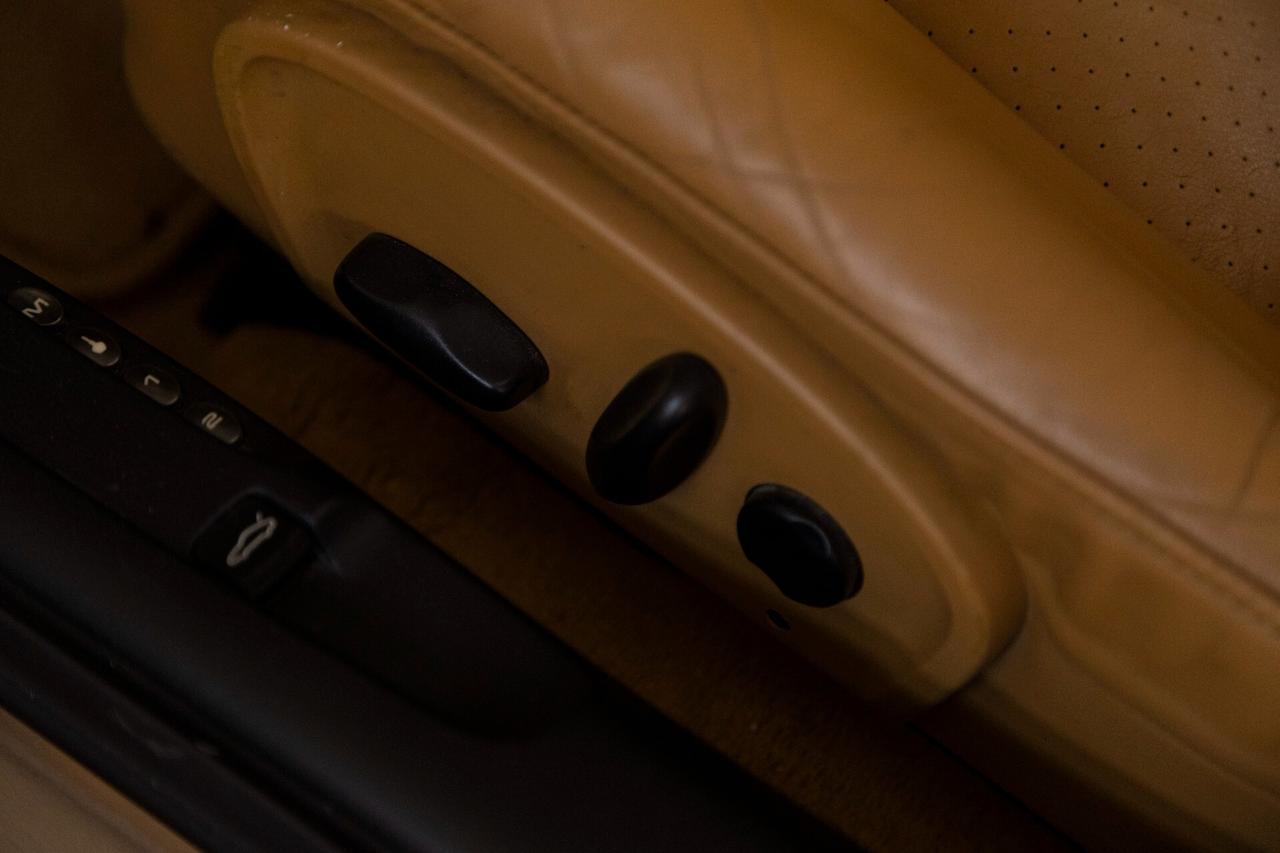 Porsche 911 Carrera 4S cat Cabriolet