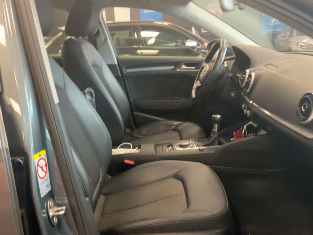 Audi A3 1.6 TDI 105 CV Ambition 2014