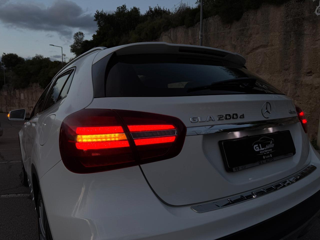 Mercedes GLA200 4MATIC 136/PREMIUM AMG/TETTO/19"