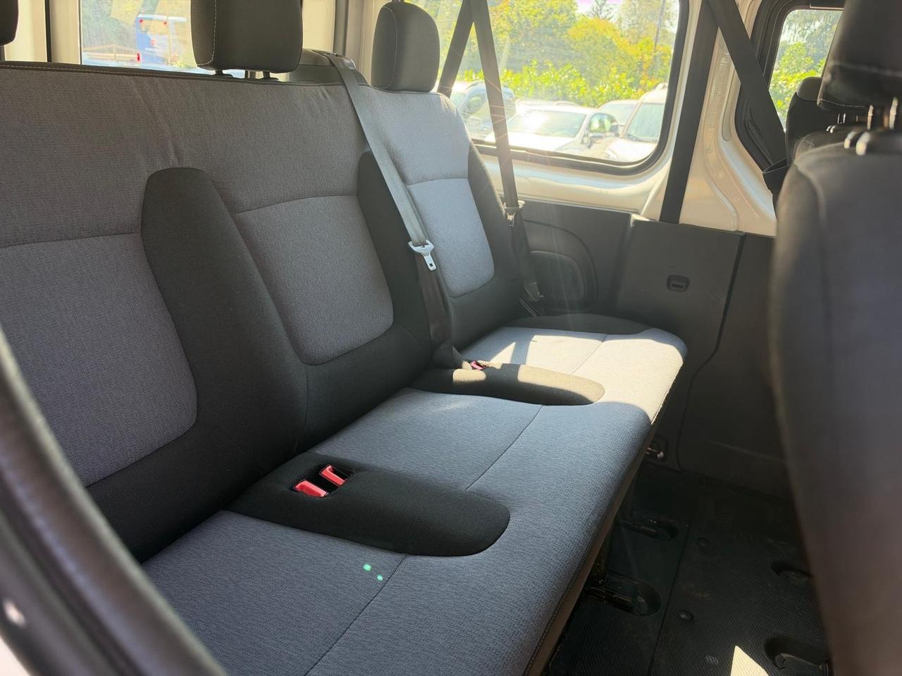 Opel Vivaro 1.6 Diesel // 9 Posti