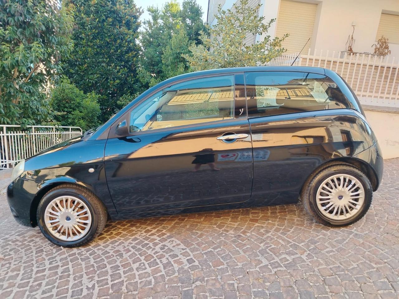 Lancia Ypsilon 1.2 Versus