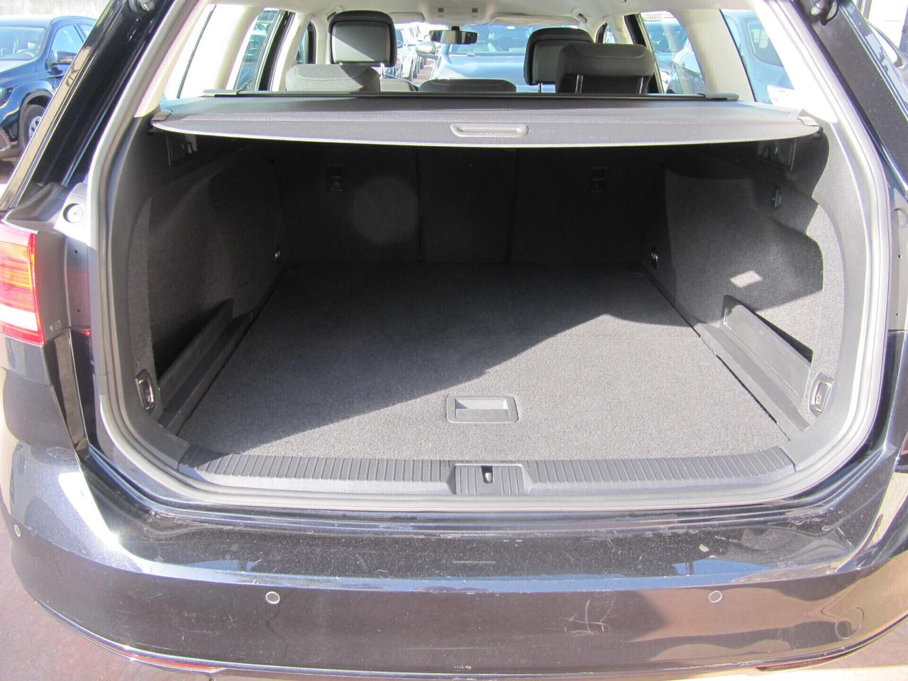 Volkswagen Passat Variant 1.6 TDI SCR DSG Business BMT - automatico