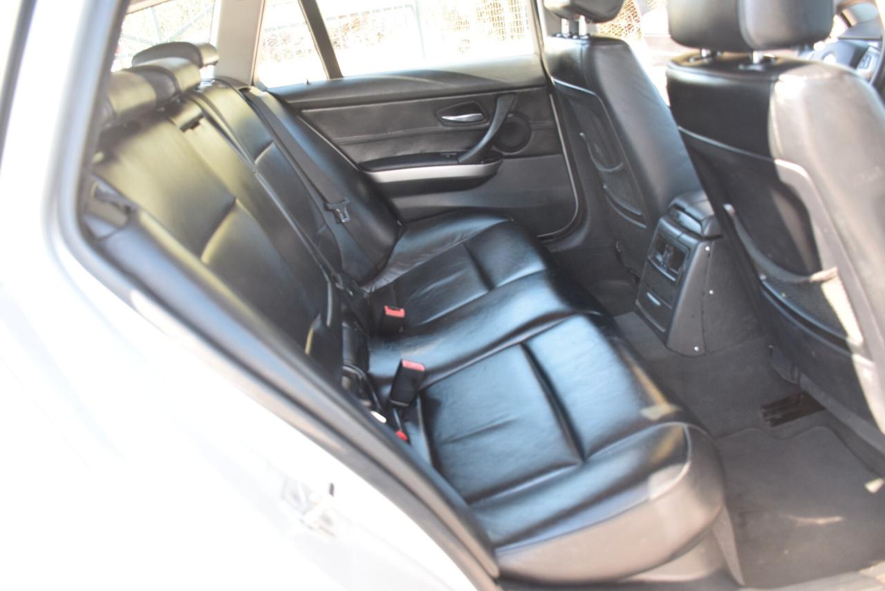 Bmw 330 330d Touring Futura navi pelle cruise sensori bt