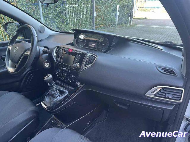 LANCIA Ypsilon 1.0 firefly hybrid Gold ADATTA A NEOPATENTATI