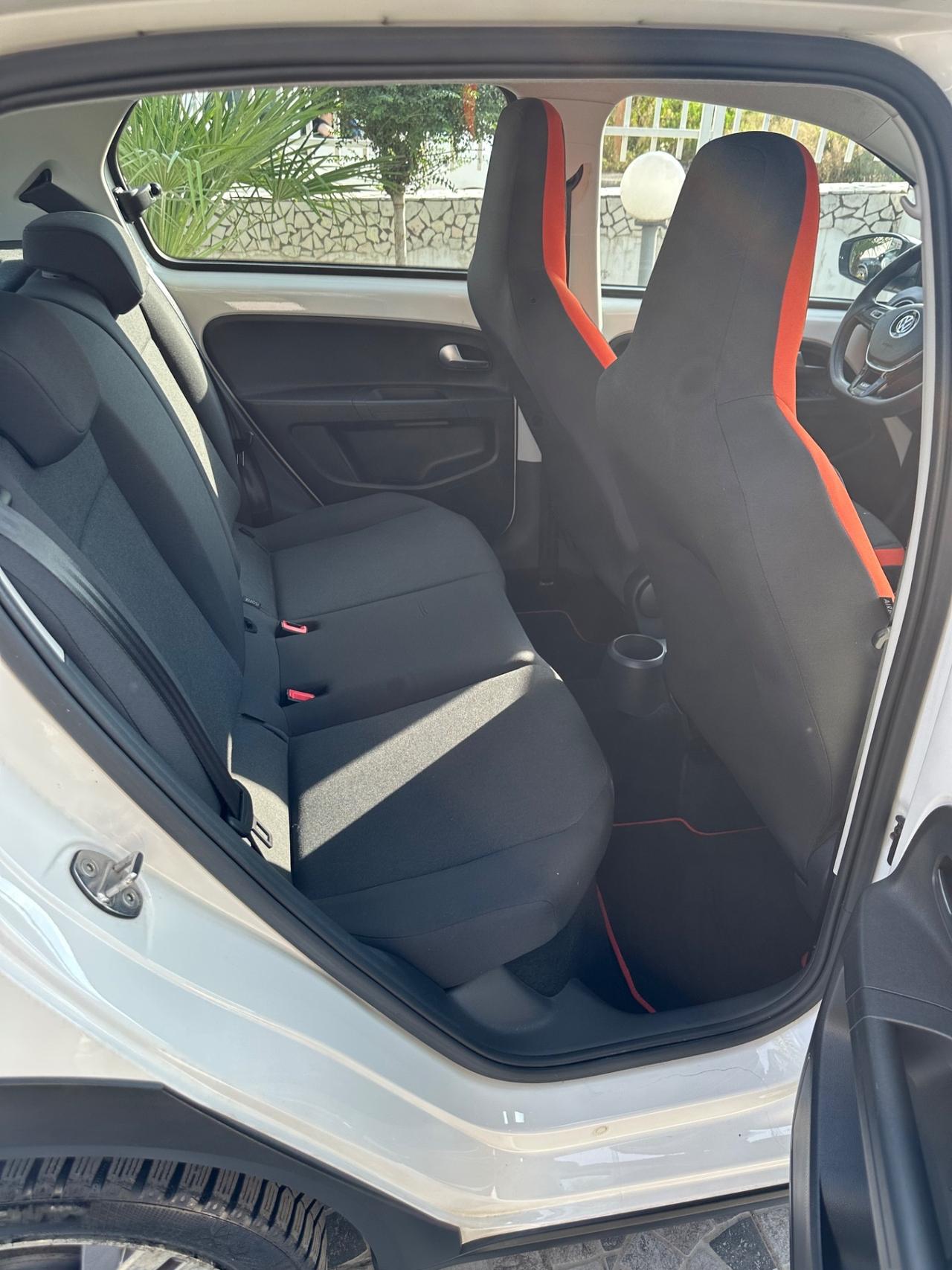 Volkswagen up! 1.0 75 CV 5p. cross up!