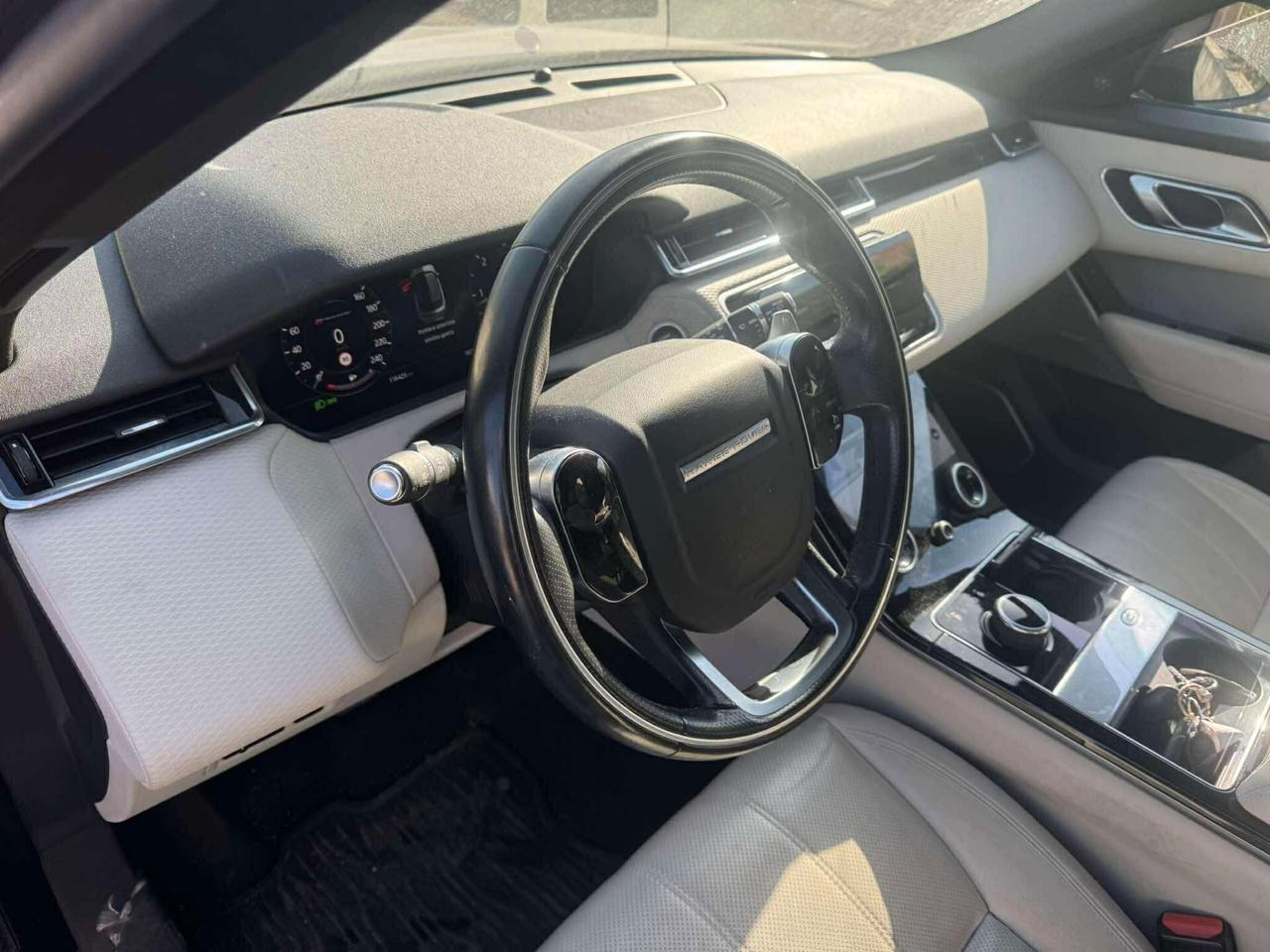 Land RR Velar 2.0 TD4 180 CV R-Dynamic SE-2018
