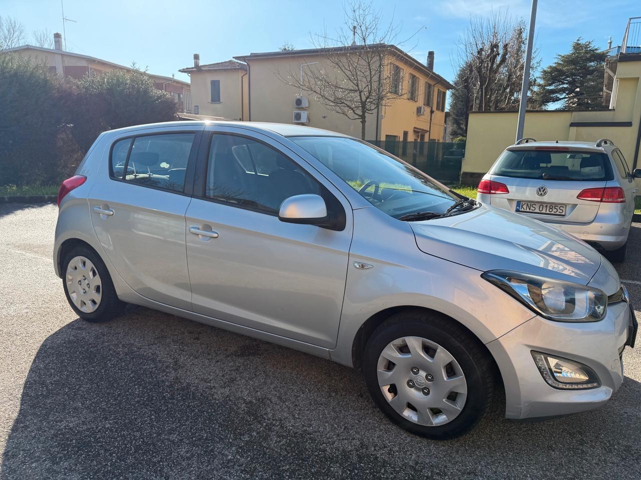Hyundai i20 1.2 Gpl - NEOPATENTATI - 12 MESI DI GARANZIA -