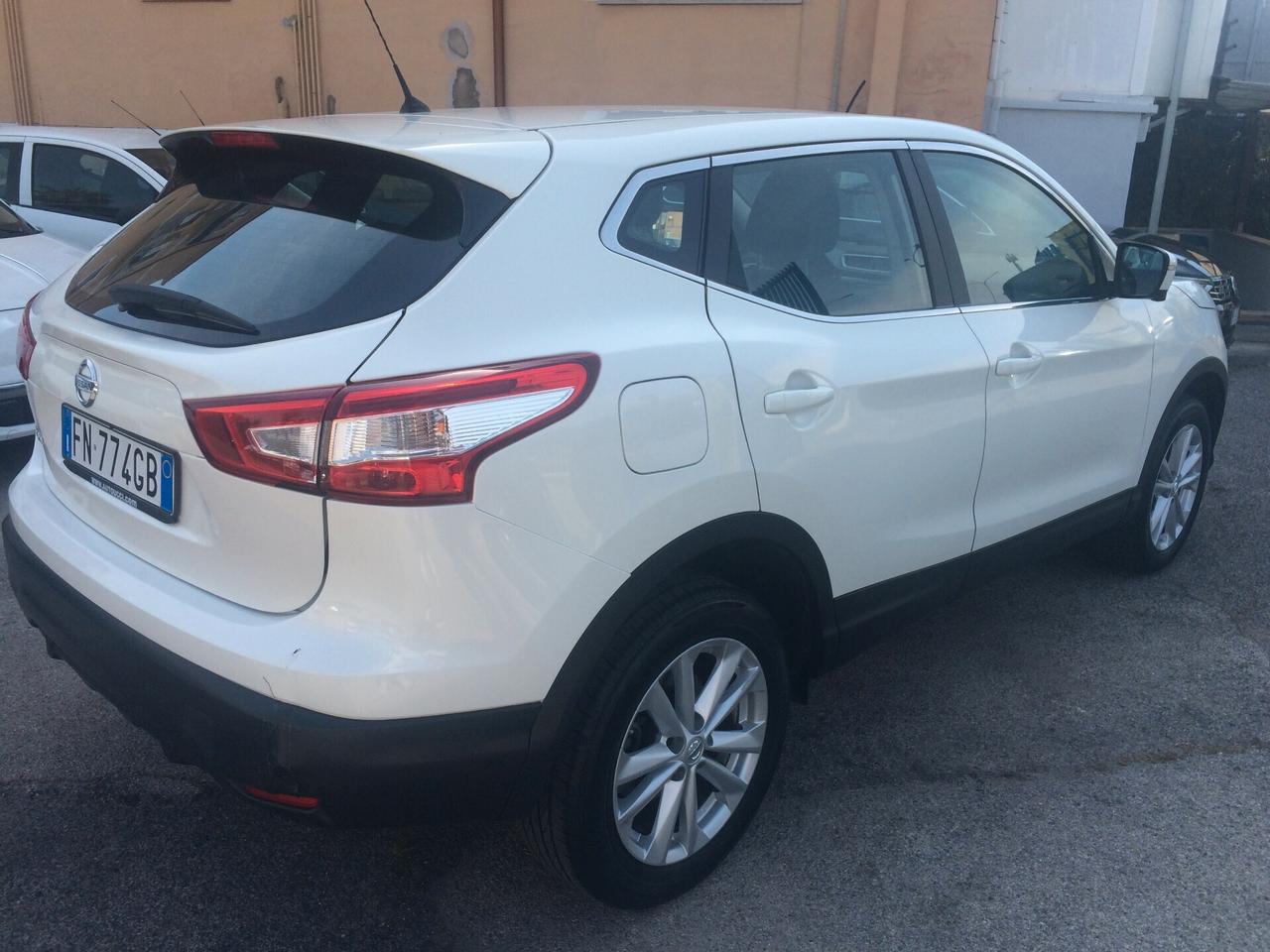 Nissan Qashqai 1.5 dCi N-Connecta taglaindata con garanzia 12 mesi cambio e motore !