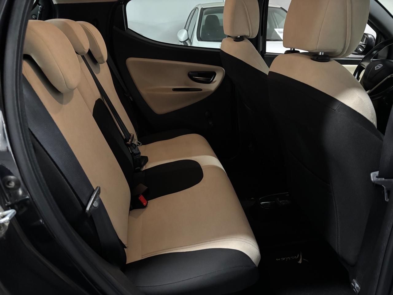 Lancia Ypsilon 1.2 BENZINA OK NEOPATENTATI