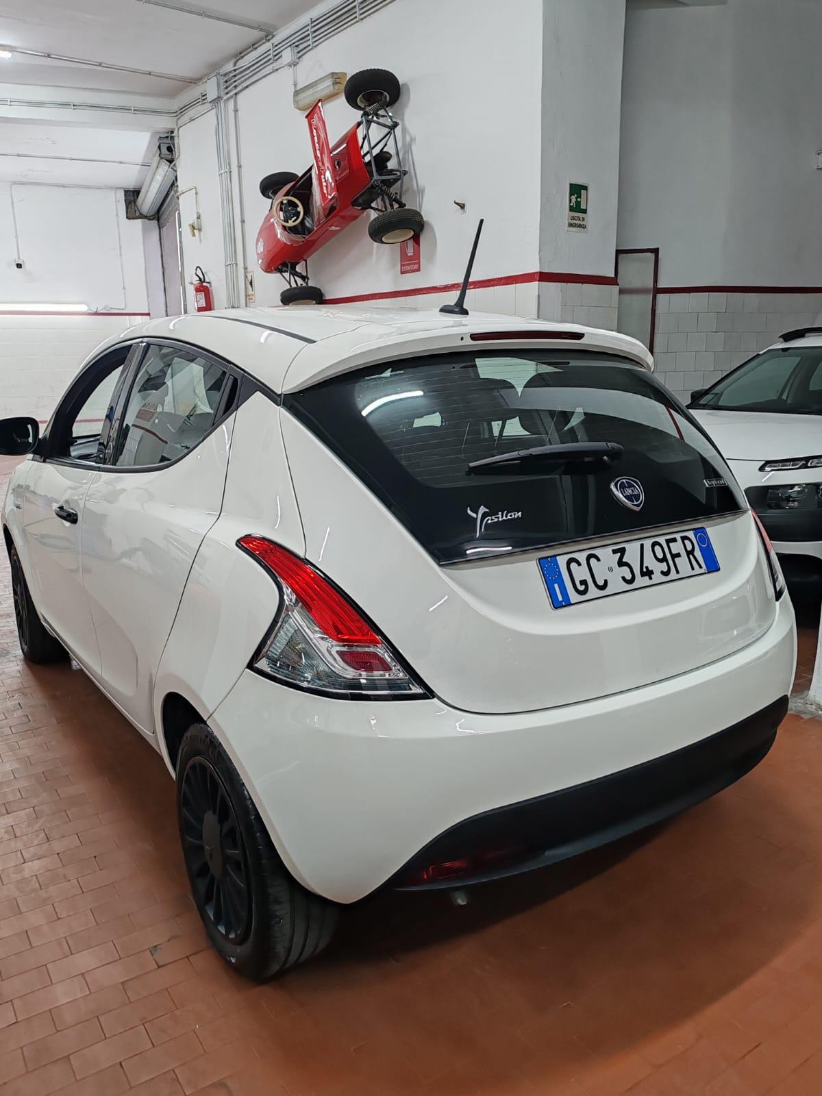 Lancia Ypsilon 5 Porte Ypsilon 1.0 Hybrid Silver 5 POSTI
