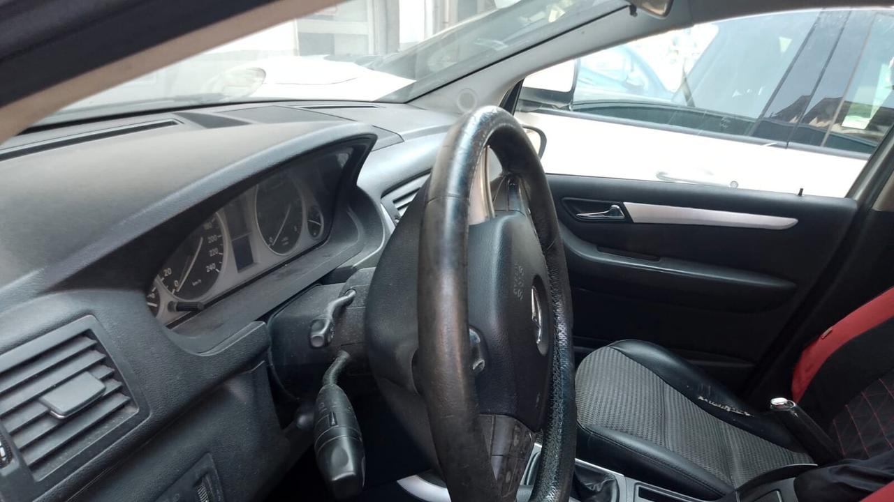 Mercedes-benz B 200 B 200 CDI Chrome-AUTO USATA -VISTA è PIACIUTA NELLO STATO IN CUI SI TROVA