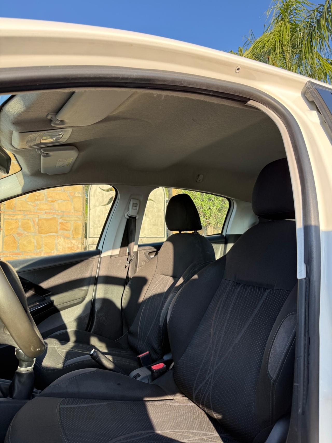 Peugeot 208 1.4 HDi 68 CV 5 porte Access