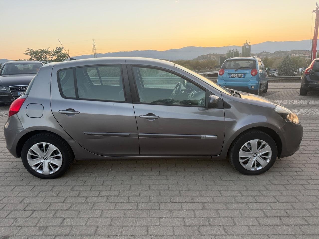 Renault Clio 1.2 16V 5 porte Luxe