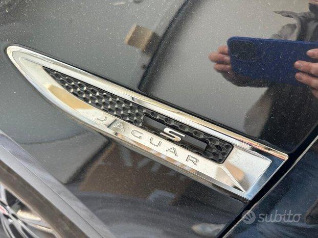 JAGUAR E-Pace (X540) E-Pace 2.0D 150 CV A...