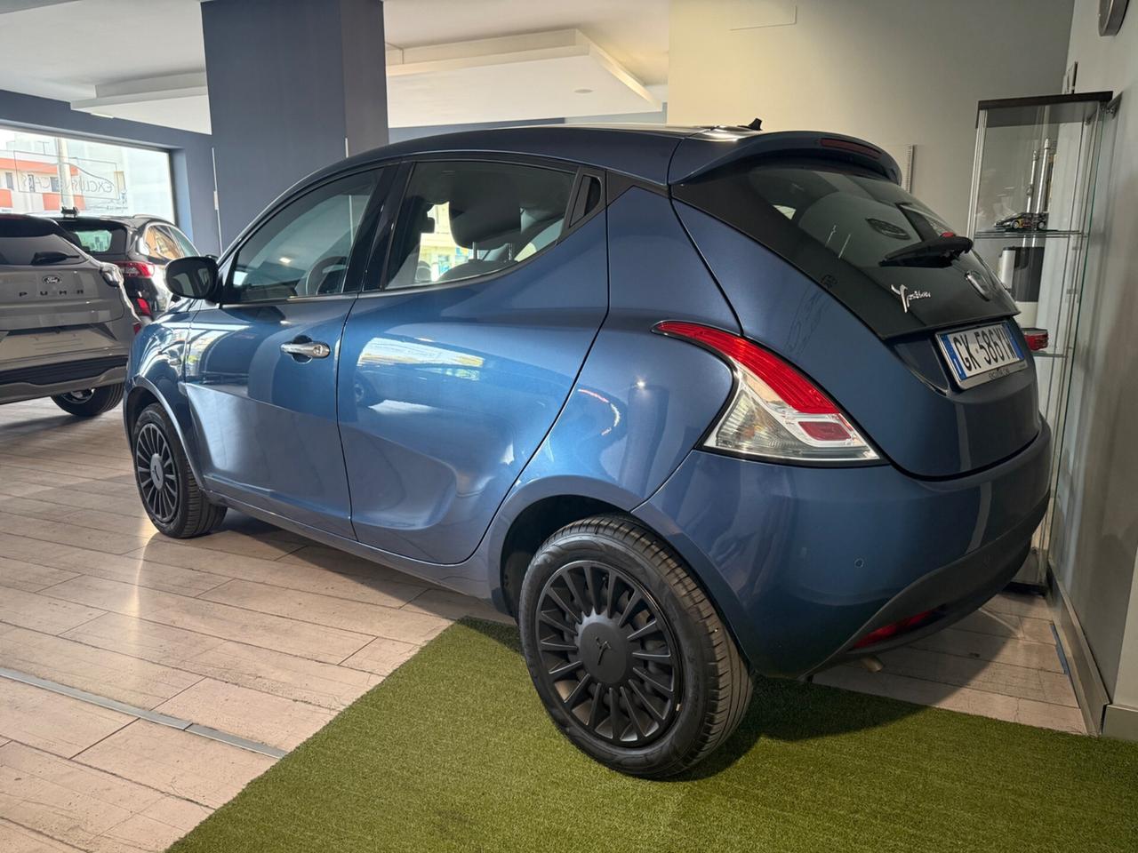 Lancia Ypsilon 1.0 70 cv 5 porte S&S Hybrid Silver 2022